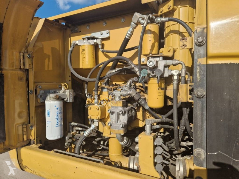 جرافة Caterpillar LRR * 2011r. *