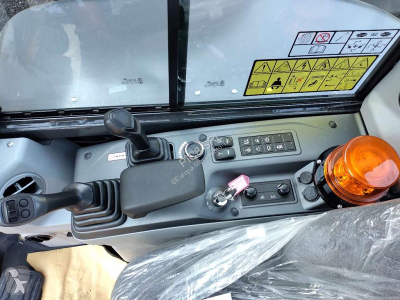 Koparka Develon DX62R-7