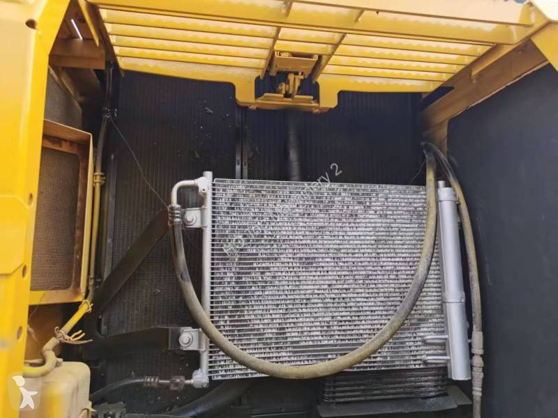 جرافة Komatsu Pelle sur chenilles occasion PC200-8