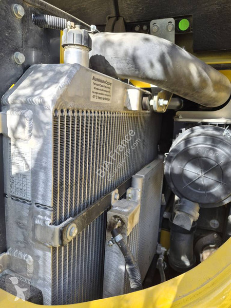 جرافة Komatsu PC80MR-5