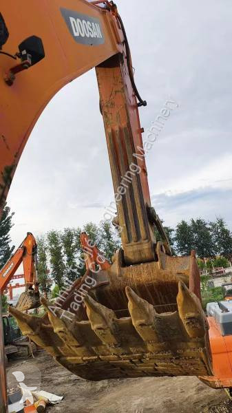 جرافة Doosan