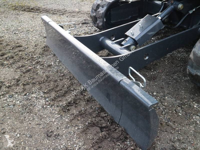 Lopatový nakládač Bobcat E19 R2