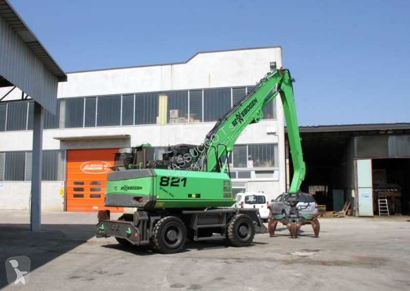 جرافة Sennebogen 821