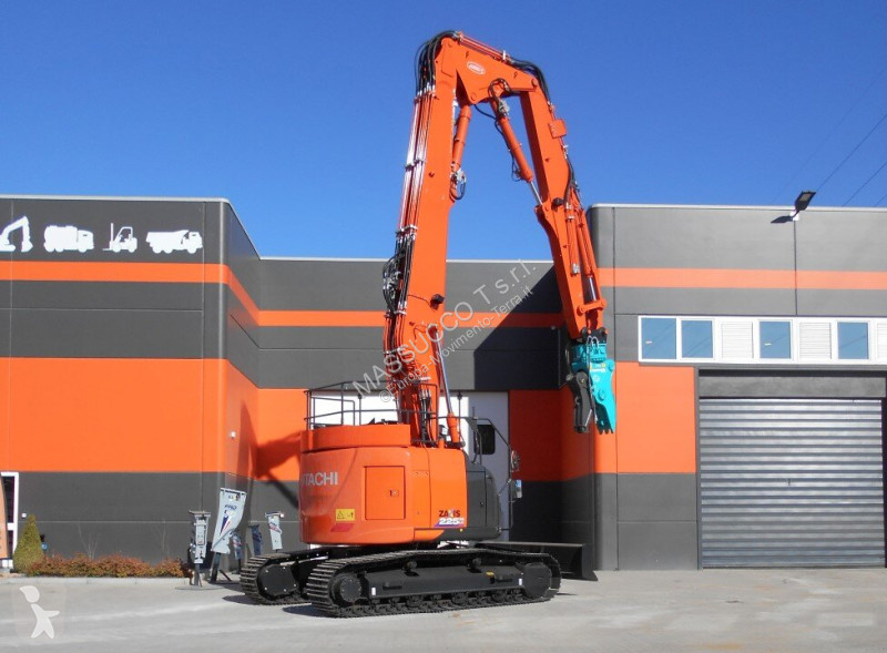 Экскаватор Hitachi ZX225-US6