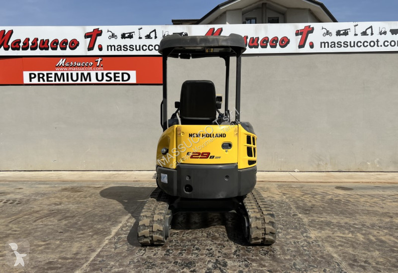 Escavatore New Holland E29B