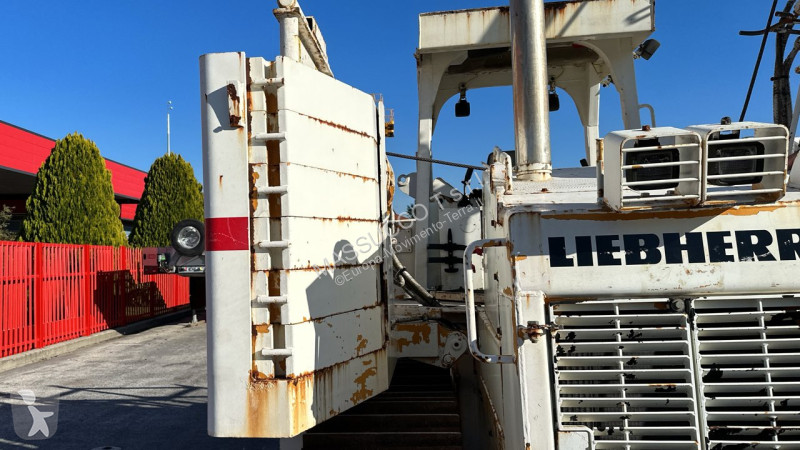 جرافة Liebherr RL 22 B