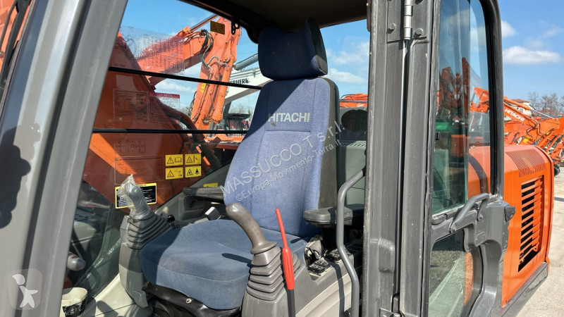 Rýpadlo Hitachi