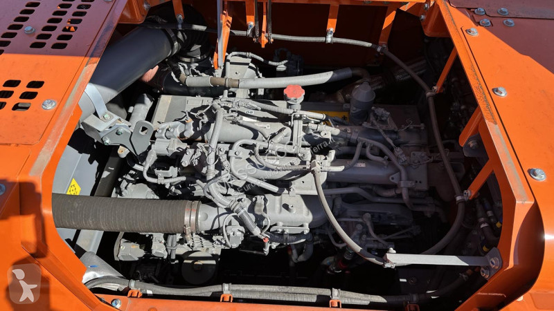 Escavatore Hitachi ZX690LCH-7