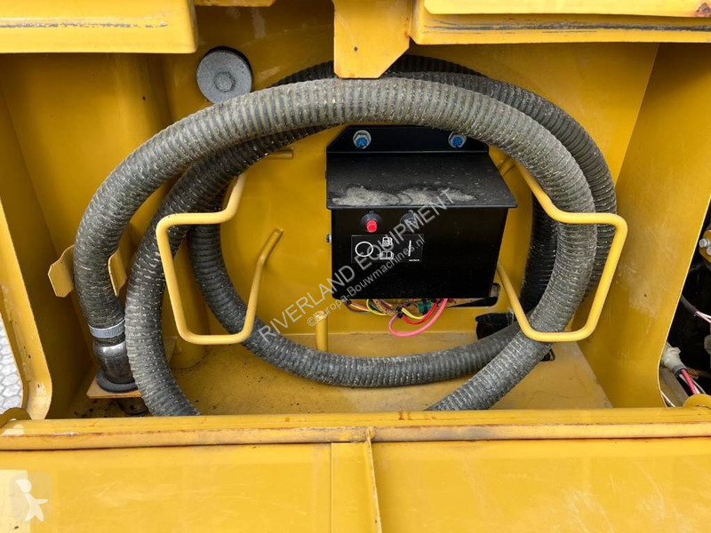Rýpadlo Caterpillar UHD adjustable undercarriage