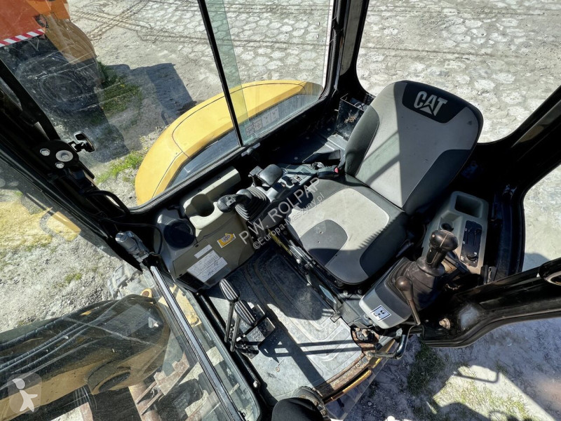 Lopatový nakládač Caterpillar CAT 304C