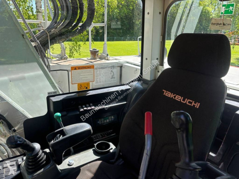 جرافة Takeuchi 2150