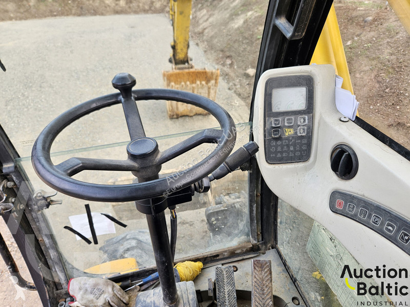 جرافة JCB