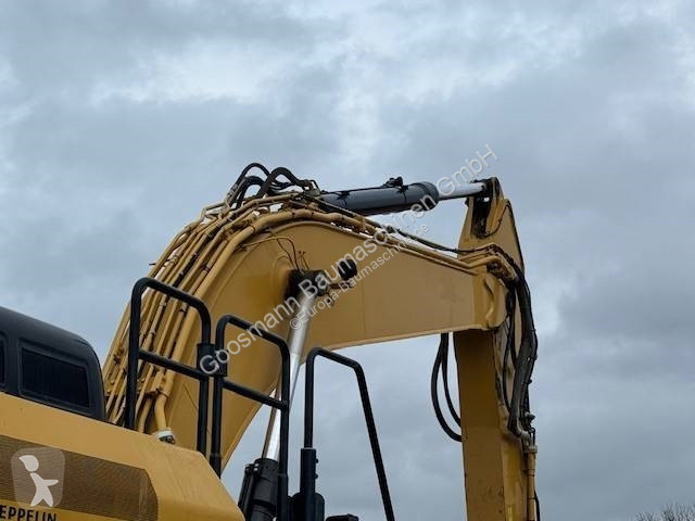 جرافة Caterpillar 326 F LN