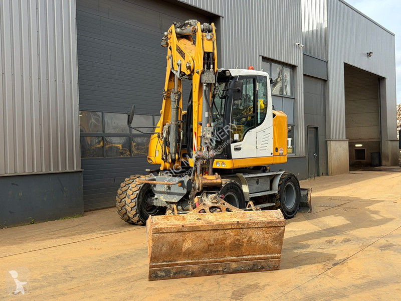 جرافة Liebherr Compact