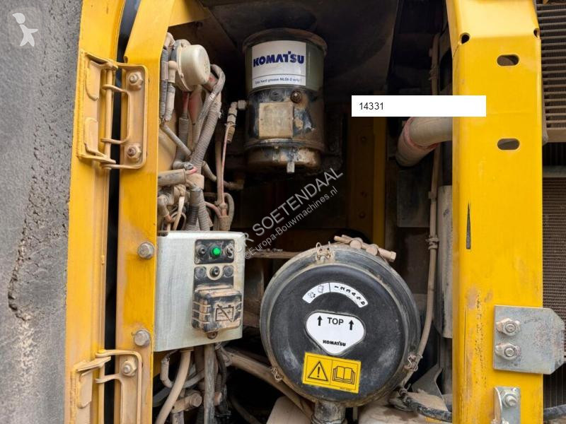جرافة Komatsu 10