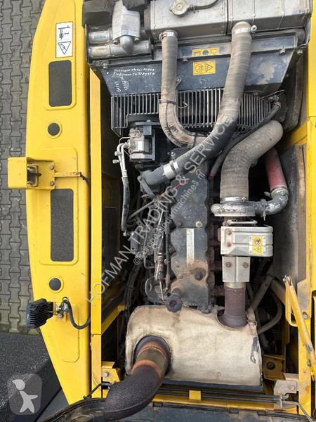 جرافة Komatsu