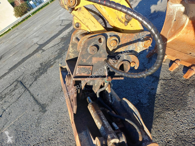 جرافة Caterpillar 305E2