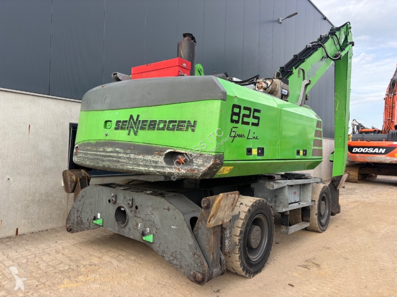 Escavatore Sennebogen 825