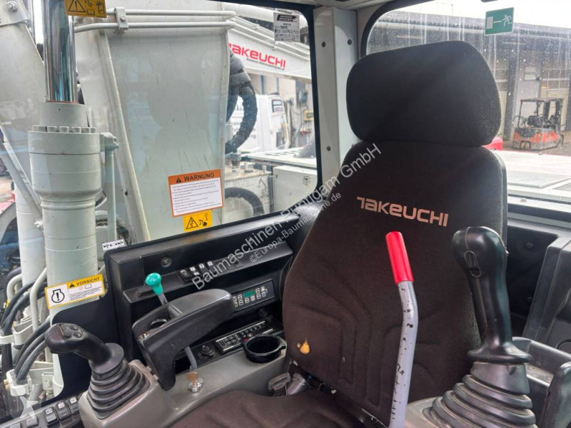 جرافة Takeuchi 2150