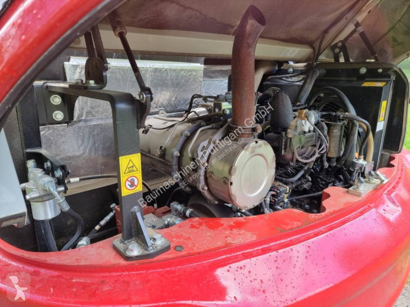 Lopatový nakládač Takeuchi 2902