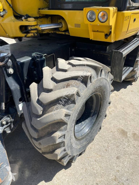 جرافة Komatsu PW98MR-11E0