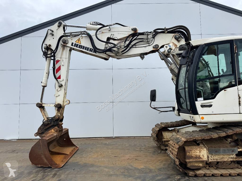 جرافة Liebherr R Compact - 5 Buckets + Forks +...