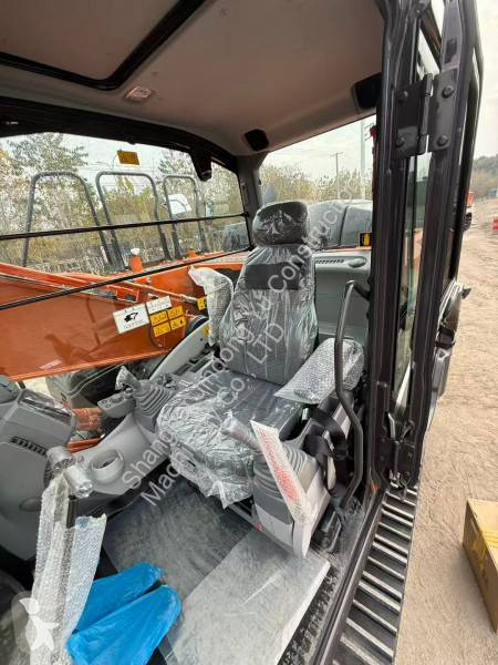 جرافة Hitachi ZX220LC-6A