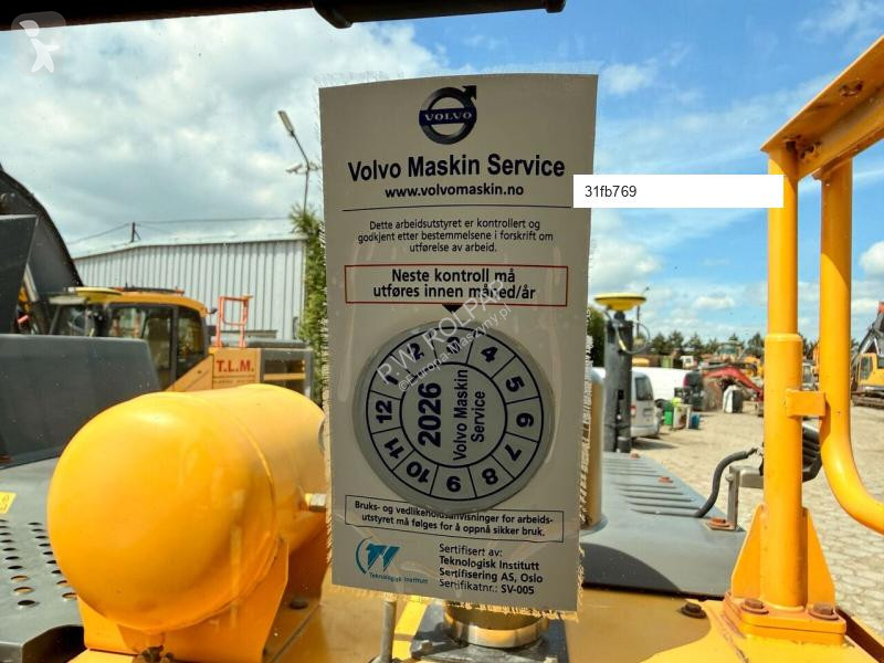 جرافة Volvo EC220EL