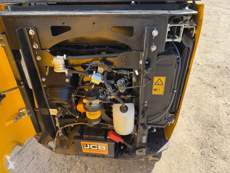 جرافة JCB