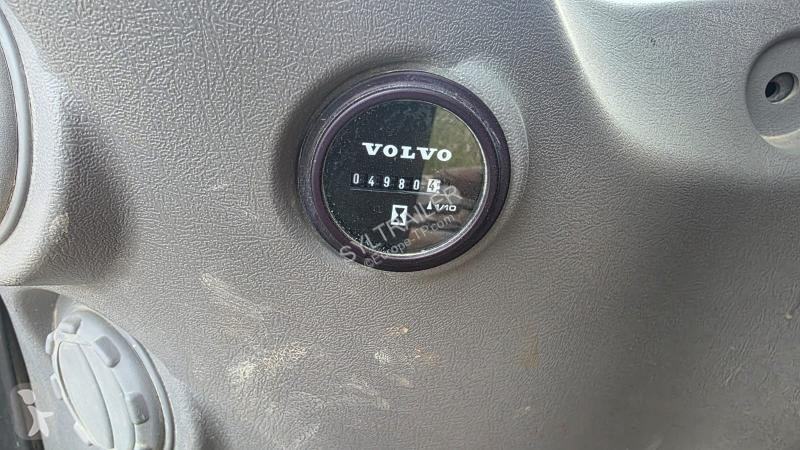 جرافة Volvo WR150