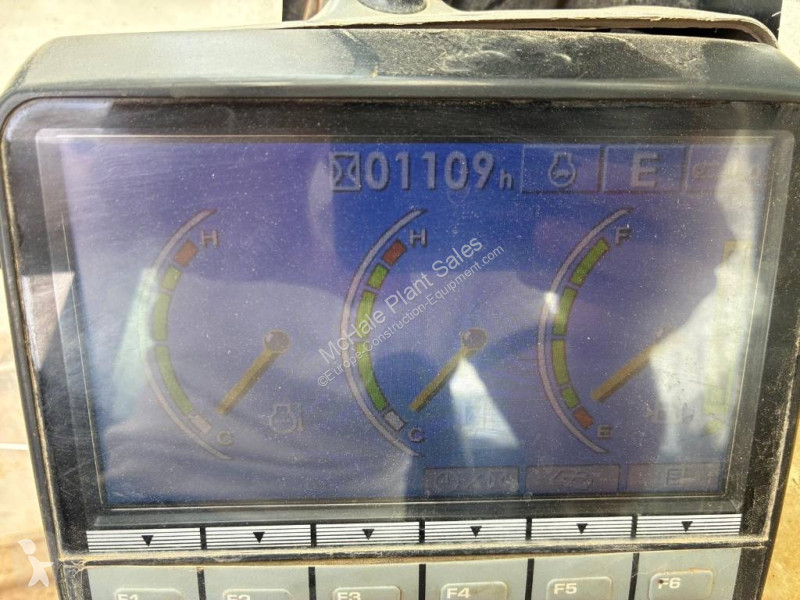 جرافة Komatsu LC8