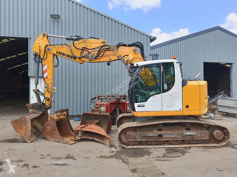Excavator Liebherr R  excavator bagger + 6 buckets