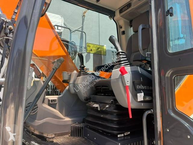 Lopatový nakládač Develon DX140LC-7
