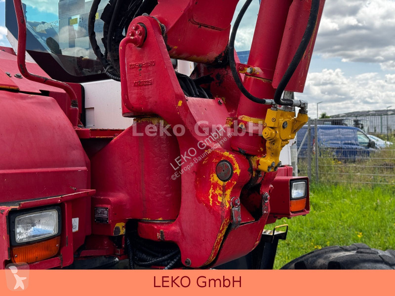 Rýpadlo Komatsu PW118MR-8 Mit Drei Löffeln