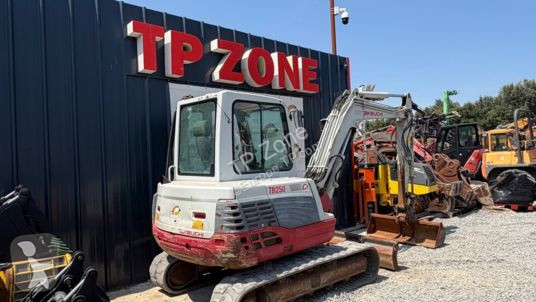 جرافة Takeuchi tb250 clim à 27 900 € ht