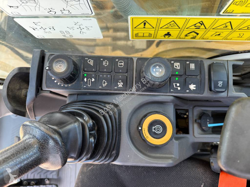 Rýpadlo Caterpillar - 360° Camera / Hammer lines