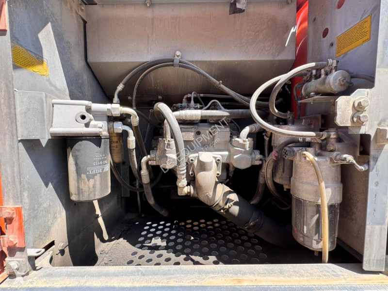 Escavatore Hitachi 3 Pelle sur chenilles 22T