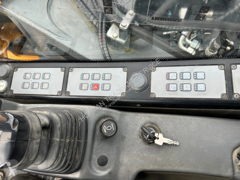 جرافة Liebherr Compact | Powertilt