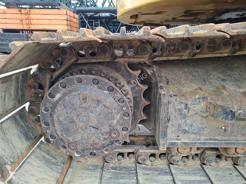 جرافة Caterpillar 325FLCR (Full Trimble 3D GPS)