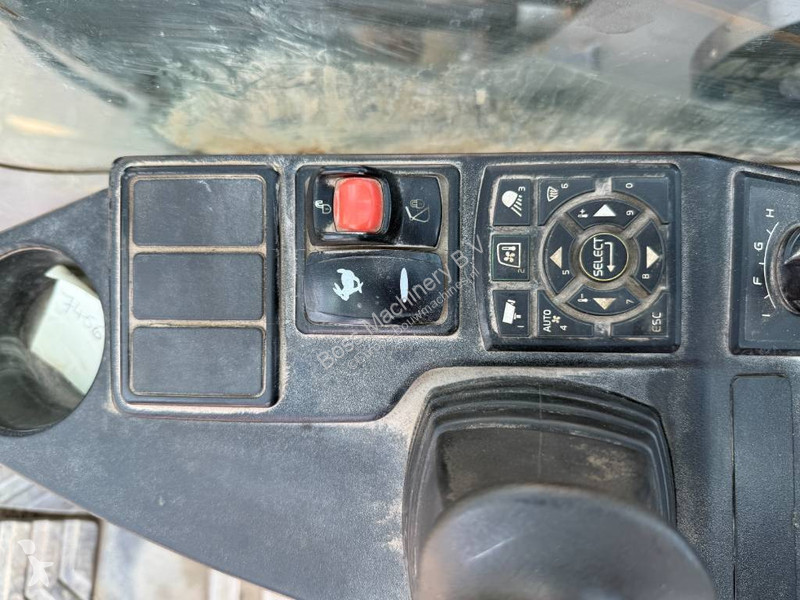 Skovl Volvo - Hammer Lines / Automatic Greasing