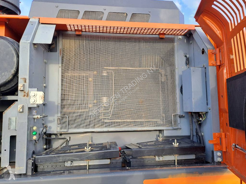 Lopatový nakládač Hitachi 6