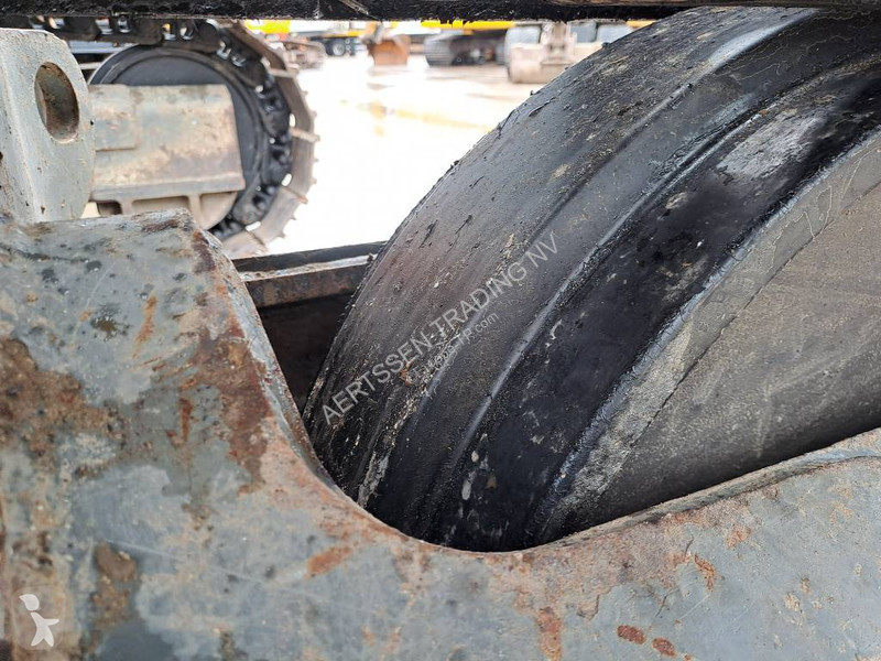 Lopatový nakládač Liebherr LC