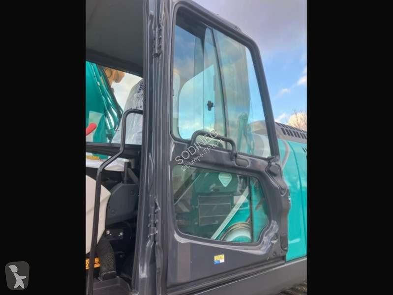 جرافة Kobelco 10E