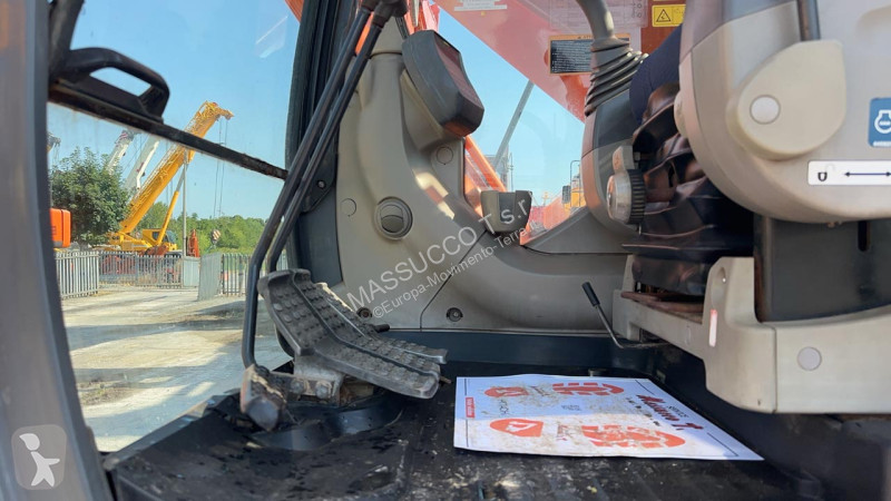 Rýpadlo Hitachi