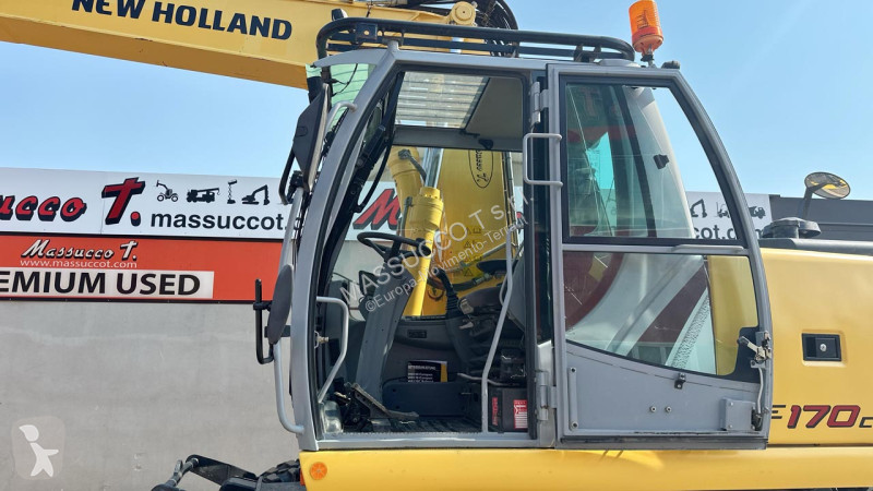 جرافة New Holland WE170C