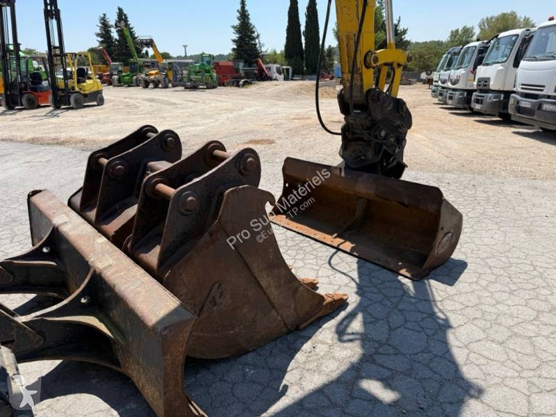 جرافة Komatsu PC138 US-11