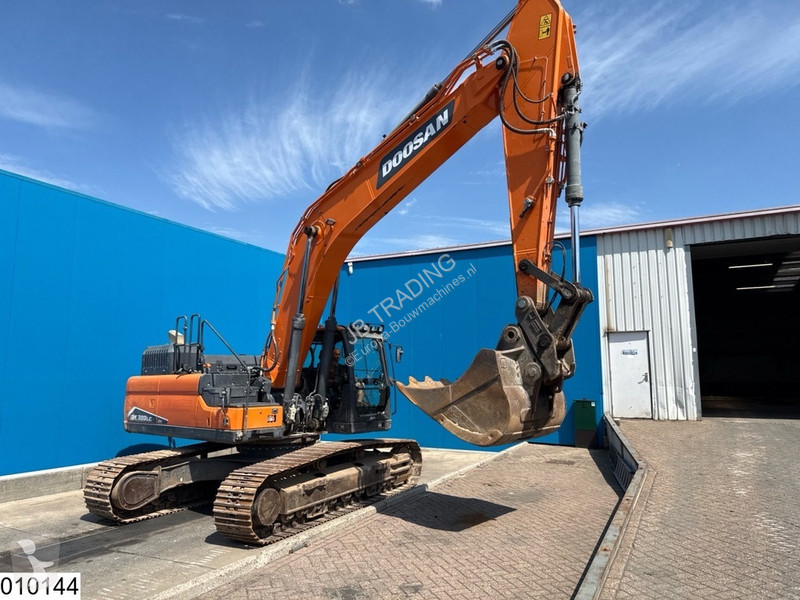 جرافة Doosan 7 202 KW, 7125 Hours