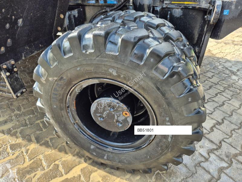 جرافة Hitachi ZX220W-7