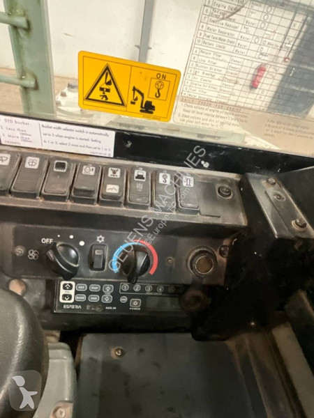 Lopatový nakládač Takeuchi 280