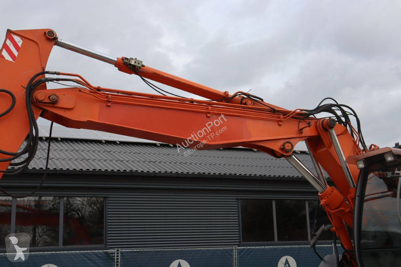 Rýpadlo Hitachi